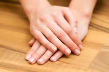 Que faire pour avoir des ongles solides et brillants?